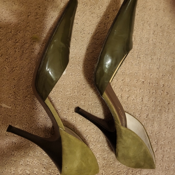 Shoes - Picture 3 of 4